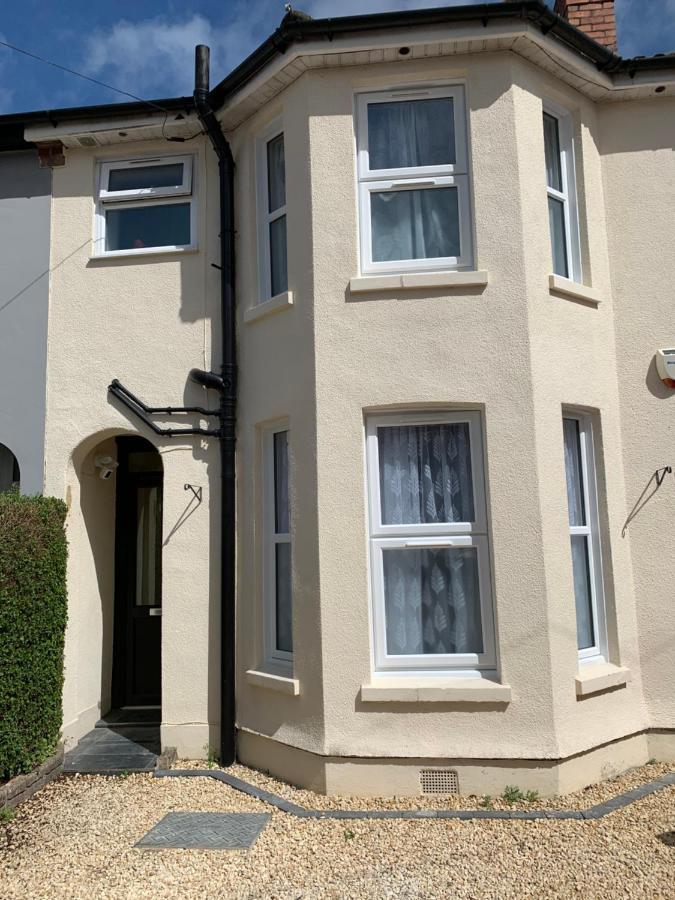 Relaxing Home - 7-10Min To Bournemouth Sandy Beach By Car - Private Garden, Parking And Spa Zewnętrze zdjęcie