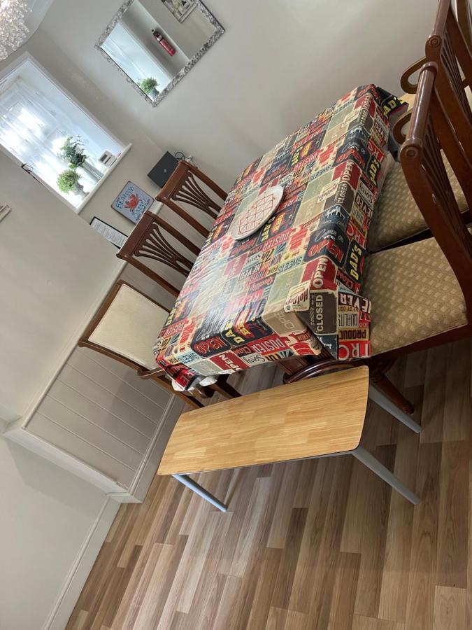 Relaxing Home - 7-10Min To Bournemouth Sandy Beach By Car - Private Garden, Parking And Spa Zewnętrze zdjęcie