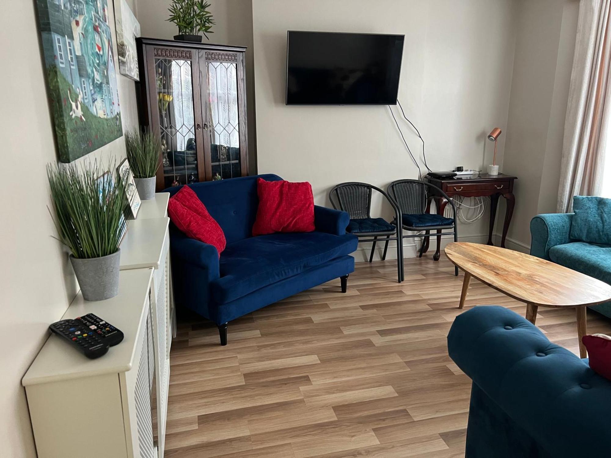 Relaxing Home - 7-10Min To Bournemouth Sandy Beach By Car - Private Garden, Parking And Spa Zewnętrze zdjęcie