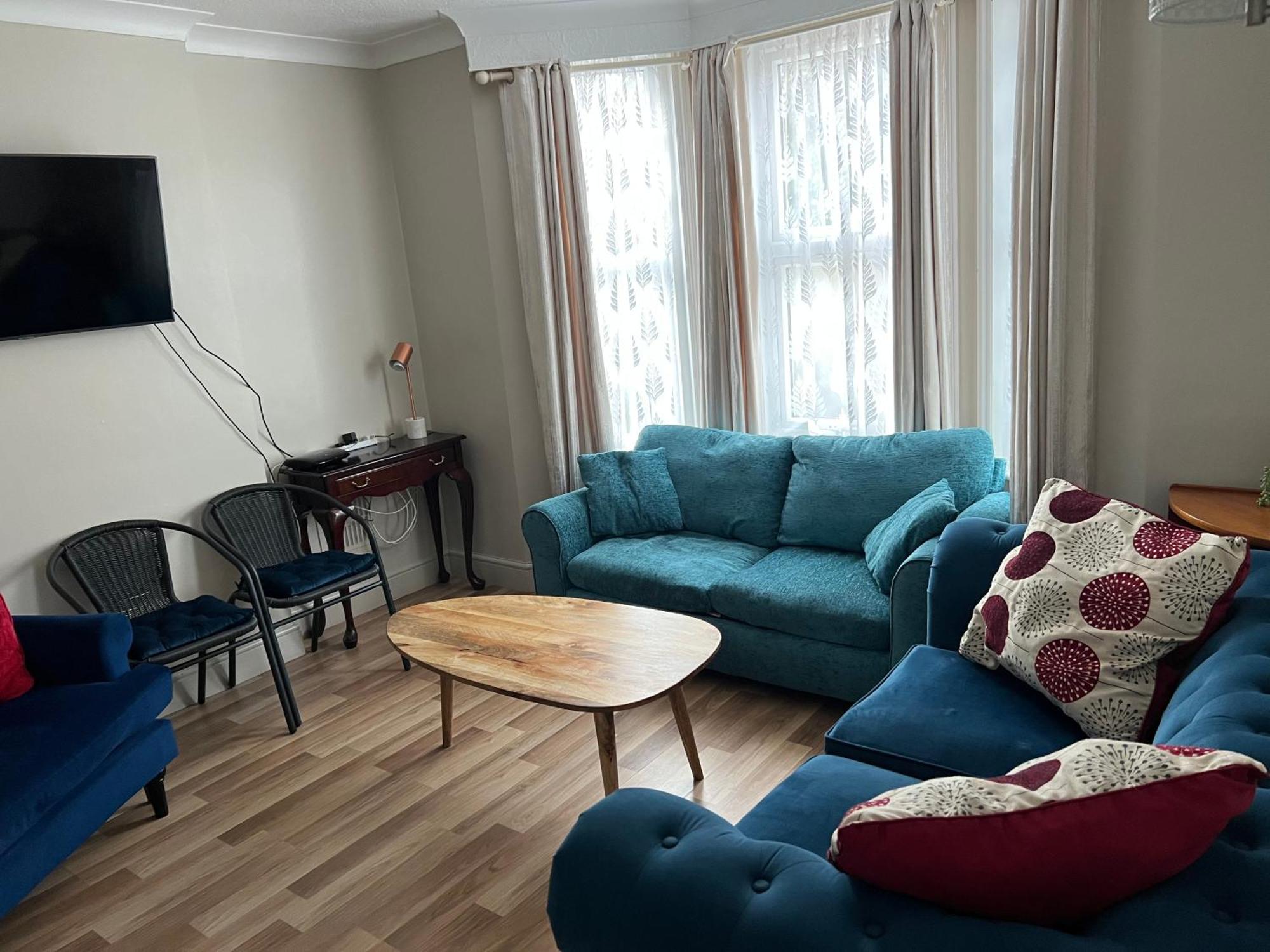 Relaxing Home - 7-10Min To Bournemouth Sandy Beach By Car - Private Garden, Parking And Spa Zewnętrze zdjęcie